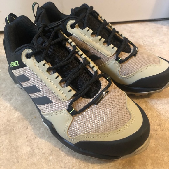 Terrex Adidas men’s hiking shoe size 7 - Picture 1 of 5